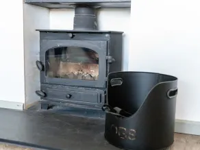 2 bedroom accommodation in Totland Bay - Image 2
