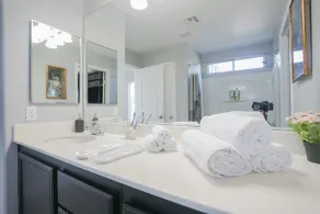 🎁2400sf🏠4BR/3BR🛀6beds🛌,15min Downtown/Strip,Home Theater,Games,BBQ and moree! - Image 3
