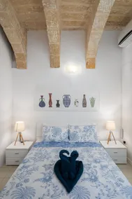Traditional APT with Internal Courtyard - Image 4