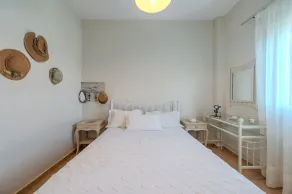 Gallery House - Image 4