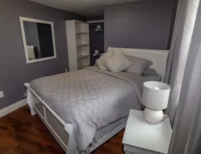 Appartement entièrement équipé d'une chambre à thème nautique. - Image 3