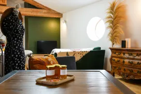 Stille lejlighed, stor privat terrasse, centrum af Mirepoix, gratis wifi. - Image 2