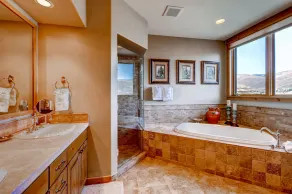 5br/5ba , Ski In/out In Arrowhead, 3523 Sq Ft! 5 Bedroom Condo by RedAwning - Image 4