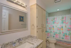 3 Bedroom, Huge Pool, Hot Tub, Screened in Lanai in the coveted 500 block - Image 2