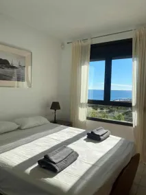 Apartment with beautiful mountain and sea views - Image 5