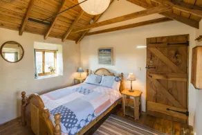 Cosy cottage, peaceful setting 5 mins to beautiful sandy beach & fabulous walks! - Image 3