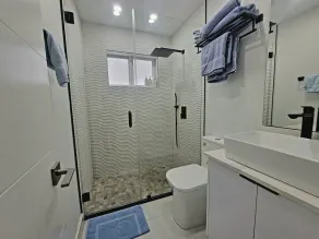 Modern exquisite & luxurious vacation rental pool heater close to the beach 9 m - Image 3