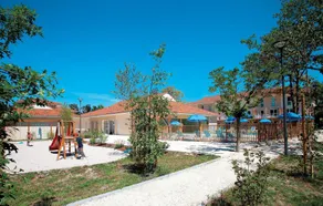 Bel Appartement | Accès piscine | Sur le lac ! - Image 4