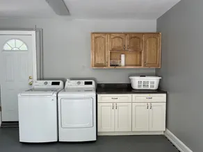 Cozy Hamptons get away, pool, minutes from beaches, shops, restaurants and more! - Image 2