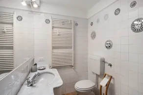 Chalet Salvia Apartment with Mountain View, Shared Seasonal Pool and Wi-Fi - Image 2