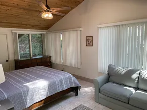 Lake Wallenpaupack Lake Front Cabin - Image 4