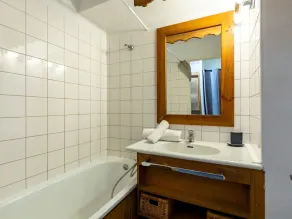 Joli appartement pour 4 personnes avec WIFI, TV et balcon - Image 2