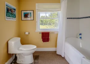 North House - Lovely Lac-Brome 3 Bedroom Lakefront Cottage - Image 5