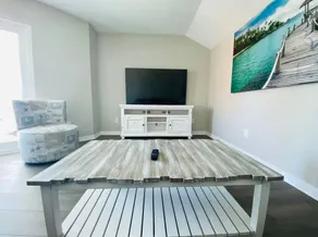 5 BR beach House, heated salt water pool, hot tub, King bed, & walk to the beach - Image 3