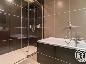 Charming Cottage near Historic Sites with Garden and Modern Amenities - Image 3