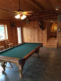 Beautiful Cedar Cabin Connection on Lake Hamilton - Image 2