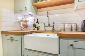 Dog friendly holiday cottage in the Cotswolds with a tranquil garden - Blenheim Cottage - Image 3