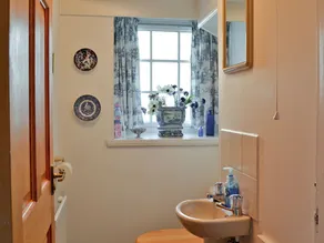 2 bedroom accommodation in Cupar, near St. Andrews - Image 2