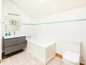 CV37 9HF The Tack Room Shottery · Charming 1Bed in Shottery with secure Parking - Pass The Keys - Image 2