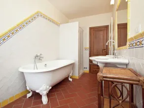Modern Holiday Home in Loro Ciuffenna with Pool - Image 3