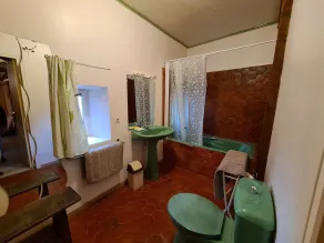 Cozy City Cottage with Garden, Fireplace & Ping-Pong near Bellegarde Château - Image 3