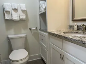 Newly remodeled East Beach 4 Bedroom Bungalow - Image 2