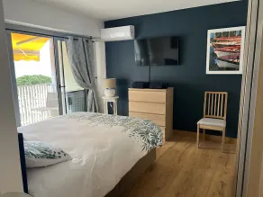 Appartement rénové 3 pièces avec terrasse, climatisation, wifi et garage à Sainte-Maxime - Image 5