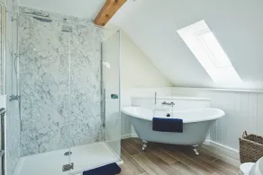 Big Barn - Luxury Cottages - Image 3