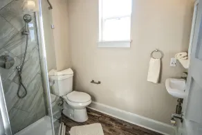 Beautiful Guest House on New Built Home Near Downtown - Image 3