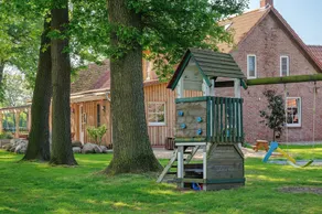Holiday Apartment \"Eichengeflüster Kranichzimmer\" with Covered Terrace in Ströhen - Image 4