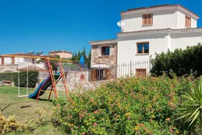 Three-room apartment with 6 beds, about 50 m2, living room with kitchenette, double sofa bed, double bedroom, bedroom with two single beds, bathroom with shower. Possibility 1 infant in cot. <br>Finely furnished apartments are arranged on the ground floo - Image 2
