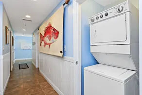 CODNO BEACHFRONT !!! OUVERT 8 / 10-17! BCH SRVC INCL !!! - Image 2