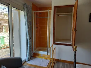 House in small, quiet hamlet - Image 3