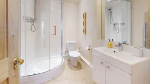 Princes Street | Oxford Holiday Let | 3 Beds & Sleeps 6 - Image 3