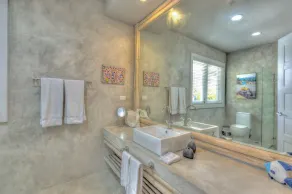 Yellow Bear - Beautiful Villa with Golf views - Image 3