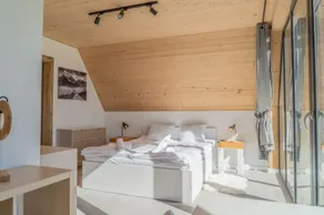 Large holiday villa with sauna and mountain views - Image 5