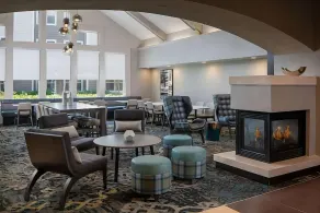 Versatile Family Gem! Free Breakfast, Pets Allowed, Near Oxhill Battlefield Park - Image 5