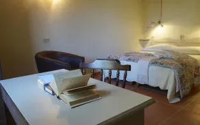 Il Pino, quiet apartment with delightful view over the garden and swimming pool - Image 3