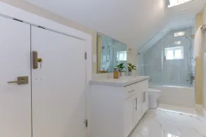 Superb Convenient North Delta Vacation Home with 6 Bed and 6 Bath - Image 4