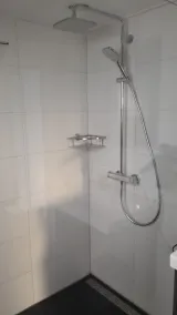Maison meublée moderne pour 6 personnes, au bord de l'eau - WiFi !! - Image 3