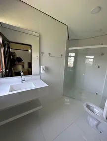 House in front of the sea with 5 suites, swimming pool, 3 living rooms, gated community - Image 4
