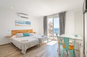 Studio with Balcony and Sea View - Image 3