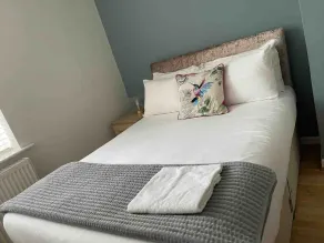 Stylish Stay| Cardiff Bay | Parking| Long Stay - Image 3