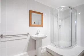Superior 2 Bedroom Apartment with fabulous Castle and Sea Views - Image 5