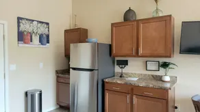 Cozy 2-bedroom guesthouse with dedicated workspace - Image 2