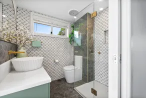 Saltwater VILLA -5 bed, 12m heated* POOL -foxtel, billiards, BONUS* OFFERS 2026. - Image 5