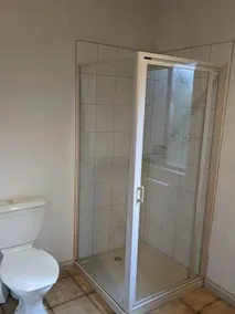 1 x Queen Bedroom Cottage with Spa - Image 4