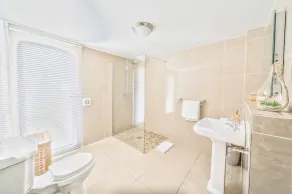 Unique Villa Boron! Sea view, swimming pool and Jacuzzi - Image 4