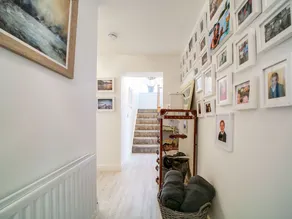 Brand New property , Stunning Sea Views , beautifully furnished - Image 2