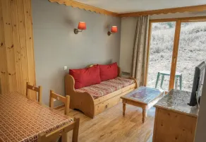 50m from ski slopes, floor -4, view ski slopes, swimming pool, sauna, terrace, tv, ski locker, 36m² - Image 5